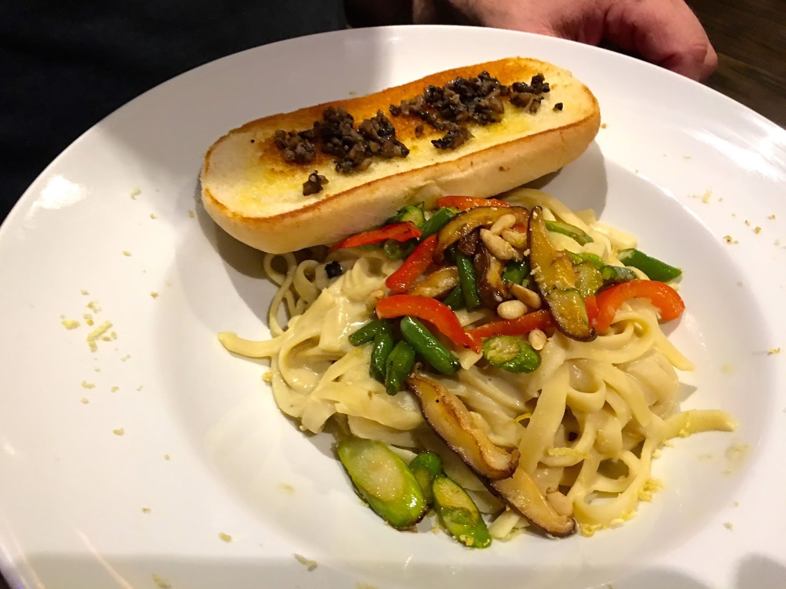 Cafe Sunflower signature dishes Fettuccine Alfredo
Spicy Pad Thai Noodles
Sesame Soy Chicken